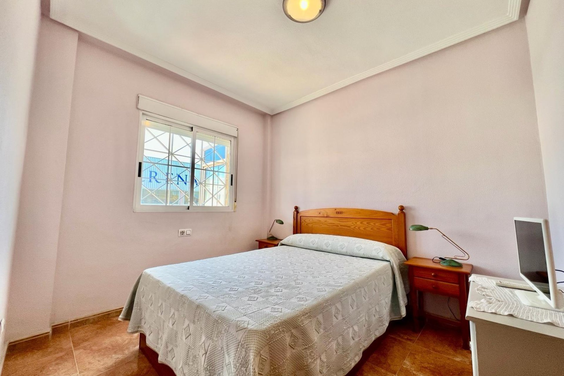 Resale - Bungalow -
Torrevieja - Centro