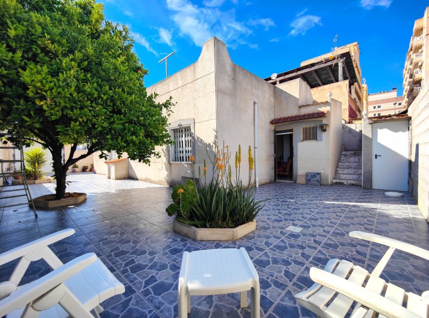 Resale - Bungalow -
Torrevieja - Costa Blanca