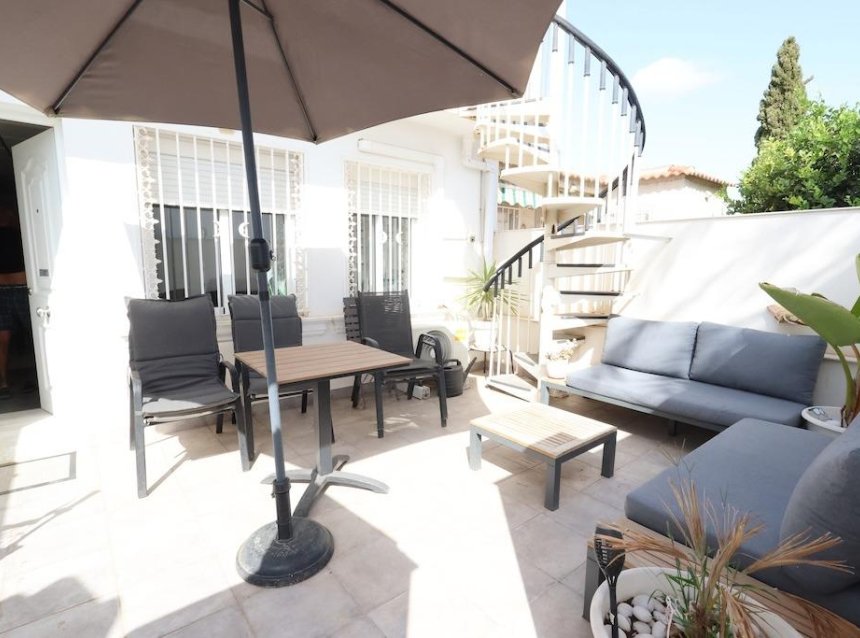 Resale - Bungalow -
Torrevieja - Costa Blanca