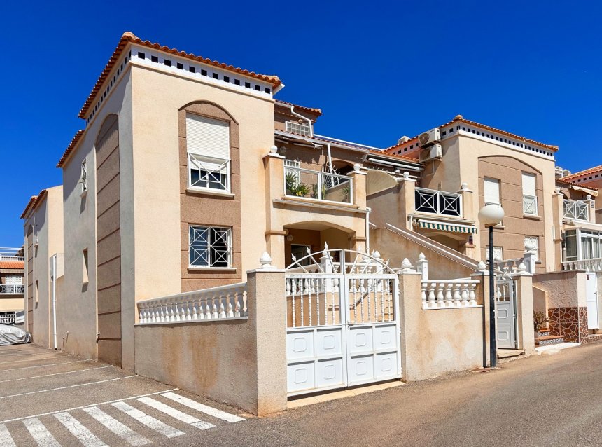 Resale - Bungalow -
Torrevieja - Costa Blanca