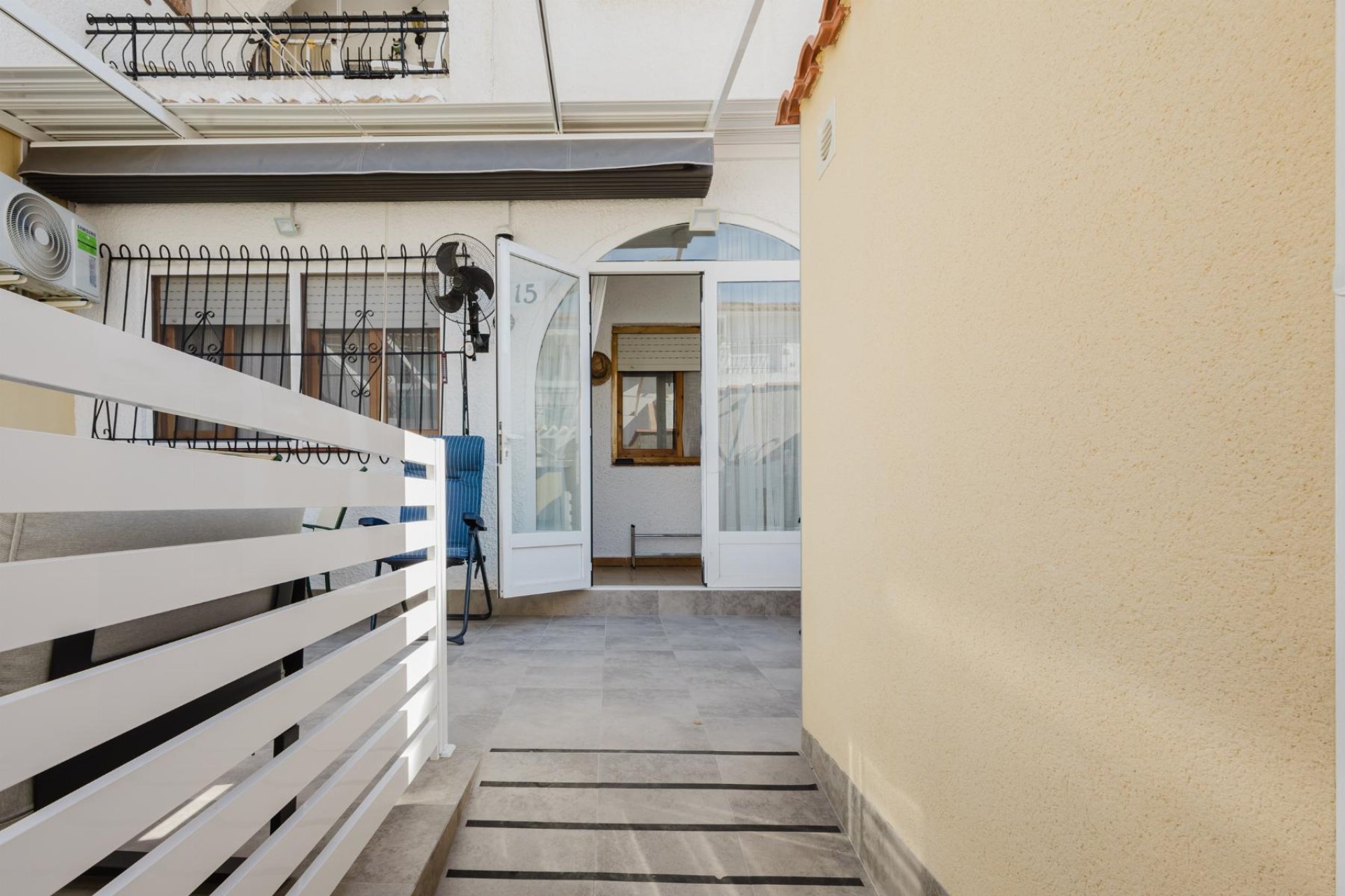 Resale - Bungalow -
Torrevieja - Costa Blanca