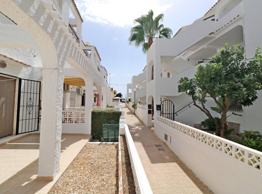 Resale - Bungalow -
Torrevieja - El Acequión - Los Náufragos