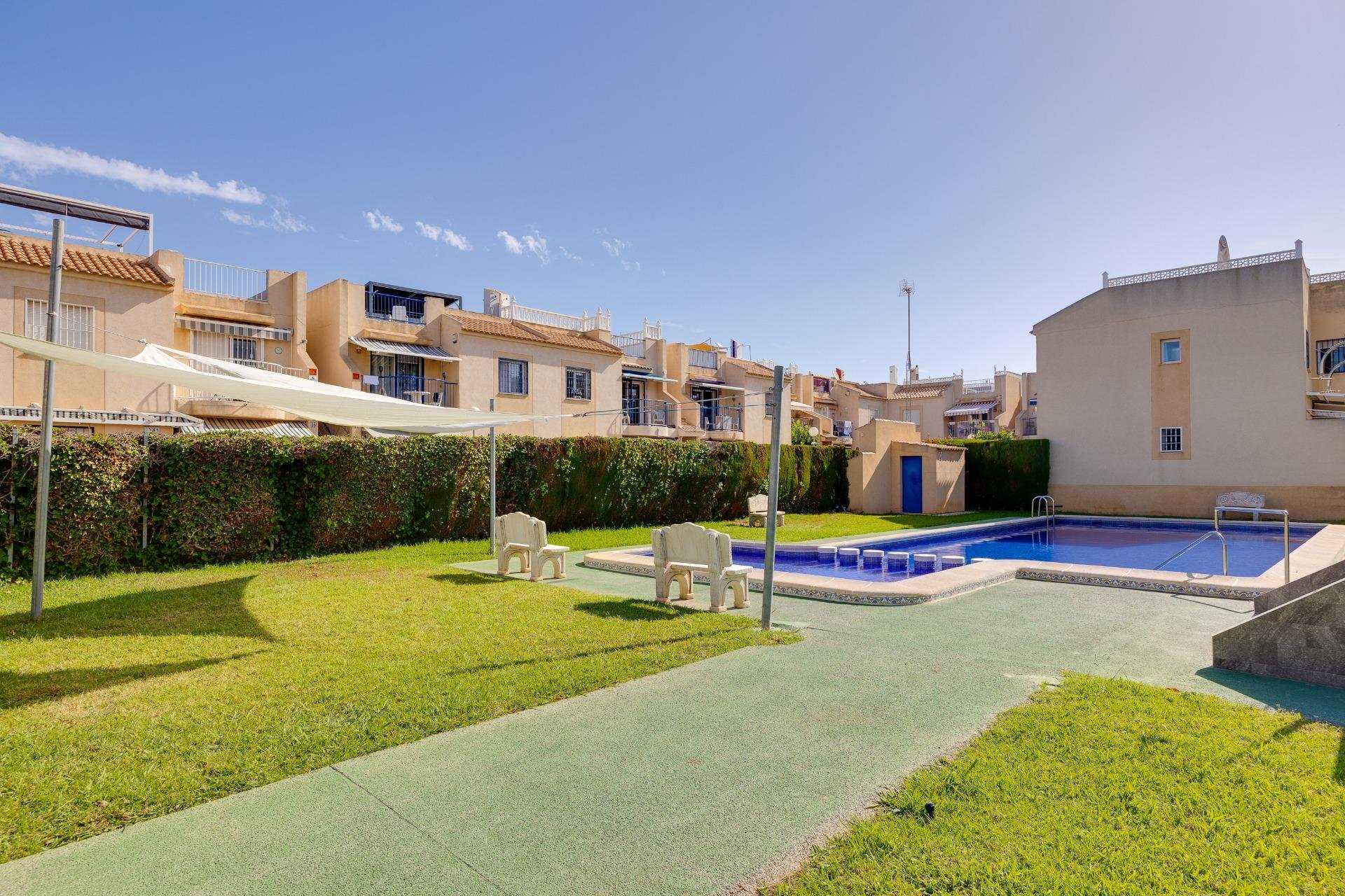 Resale - Bungalow -
Torrevieja - El Chaparral