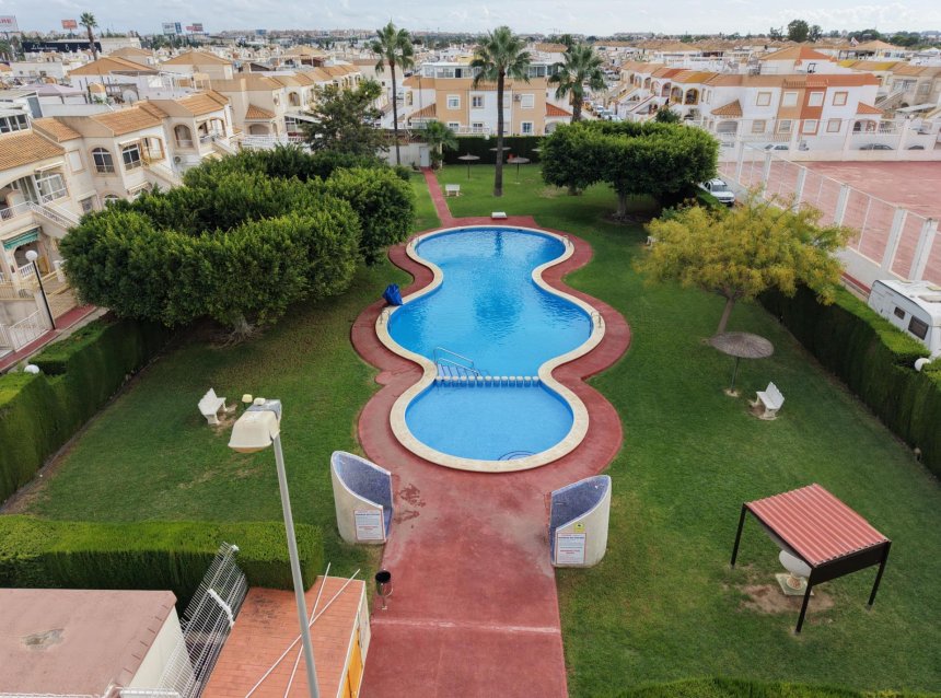 Resale - Bungalow -
Torrevieja - El Limonar