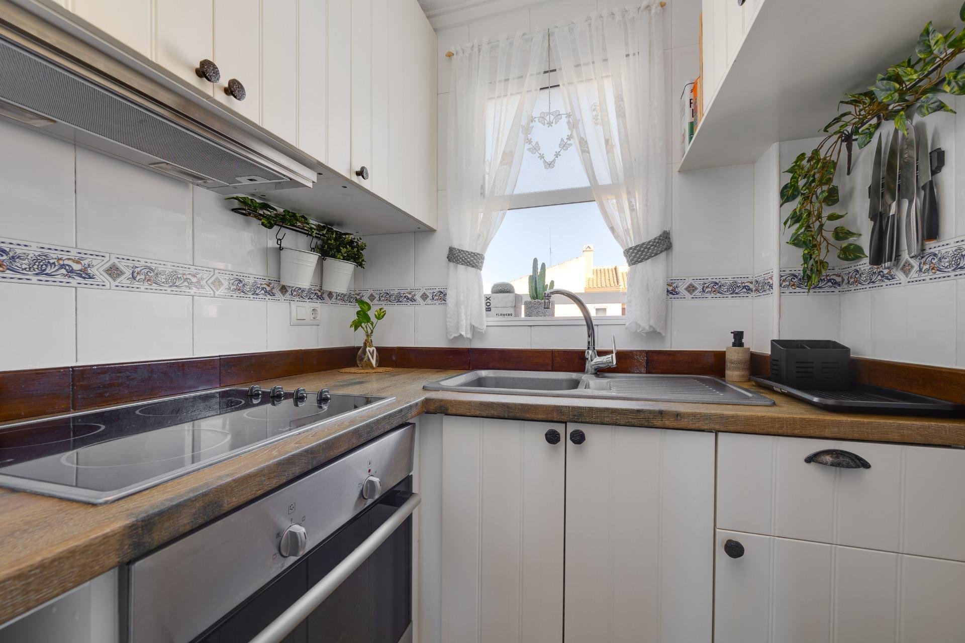 Resale - Bungalow -
Torrevieja - El Molino