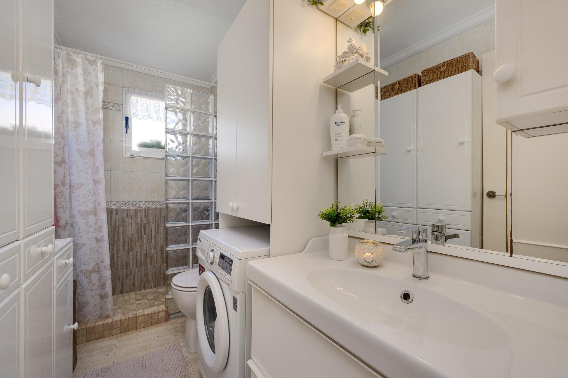 Resale - Bungalow -
Torrevieja - El Molino