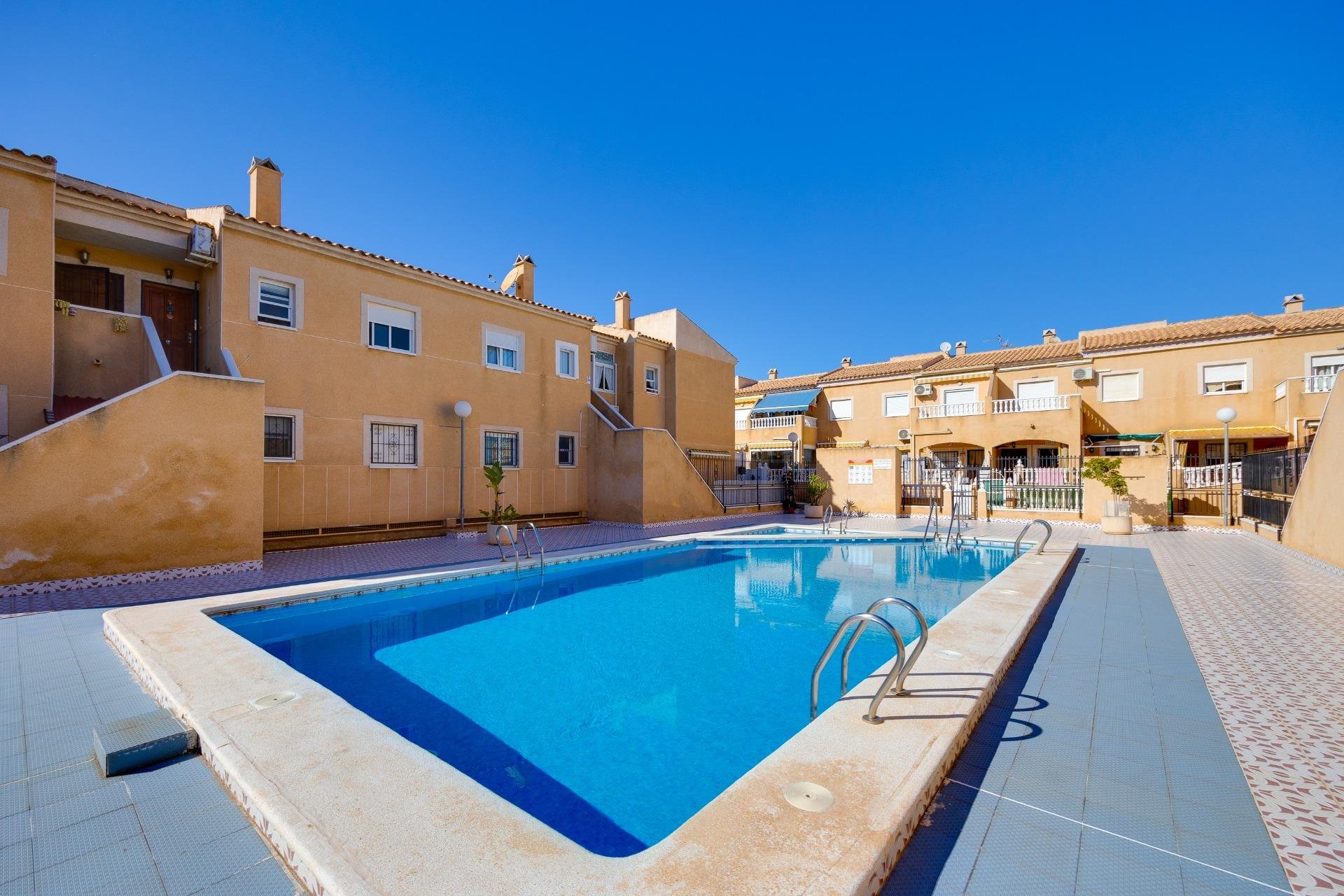 Resale - Bungalow -
Torrevieja - El Molino