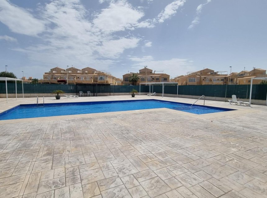 Resale - Bungalow -
Torrevieja - La Siesta - El Salado - Torreta