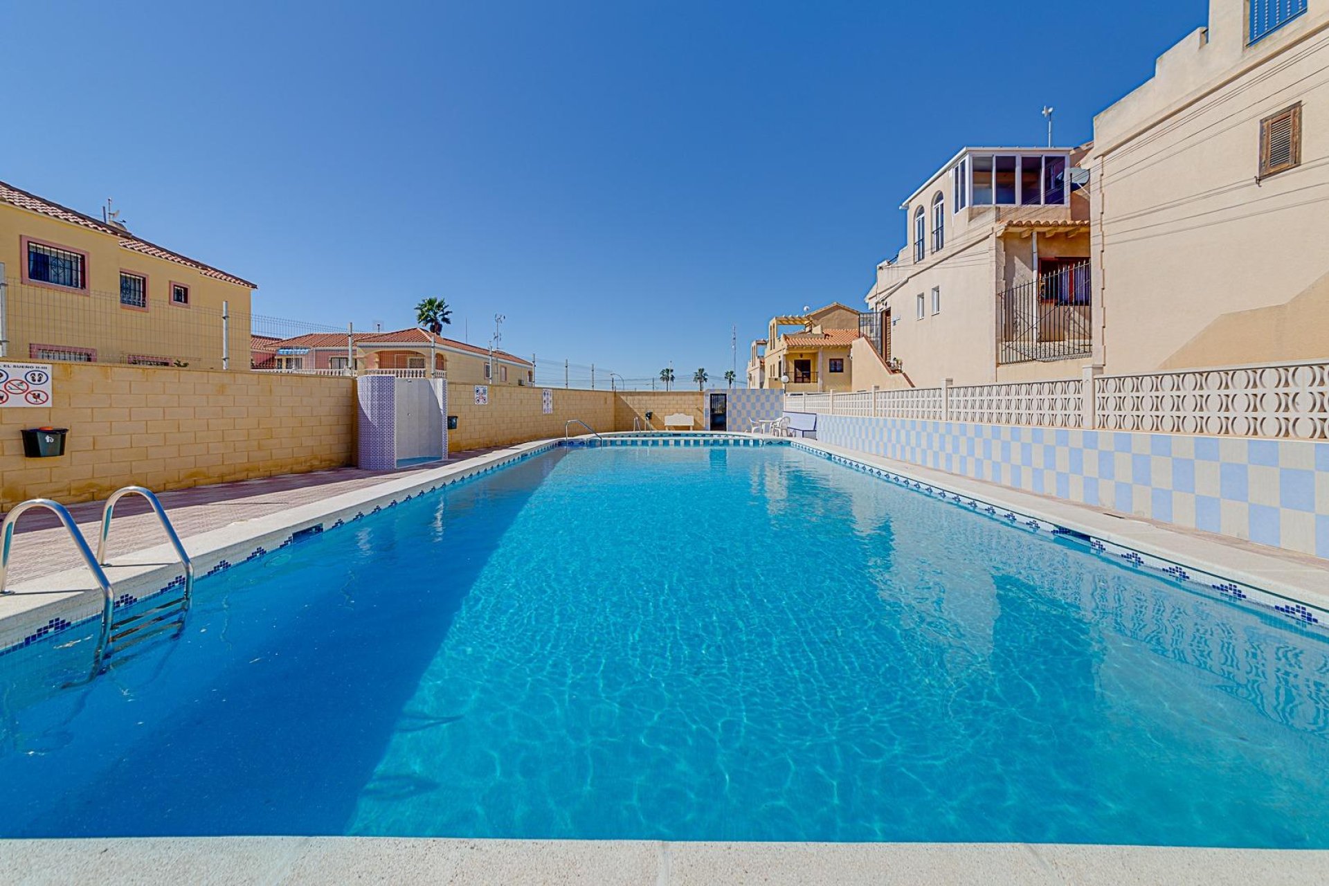 Resale - Bungalow -
Torrevieja - La Siesta - El Salado - Torreta
