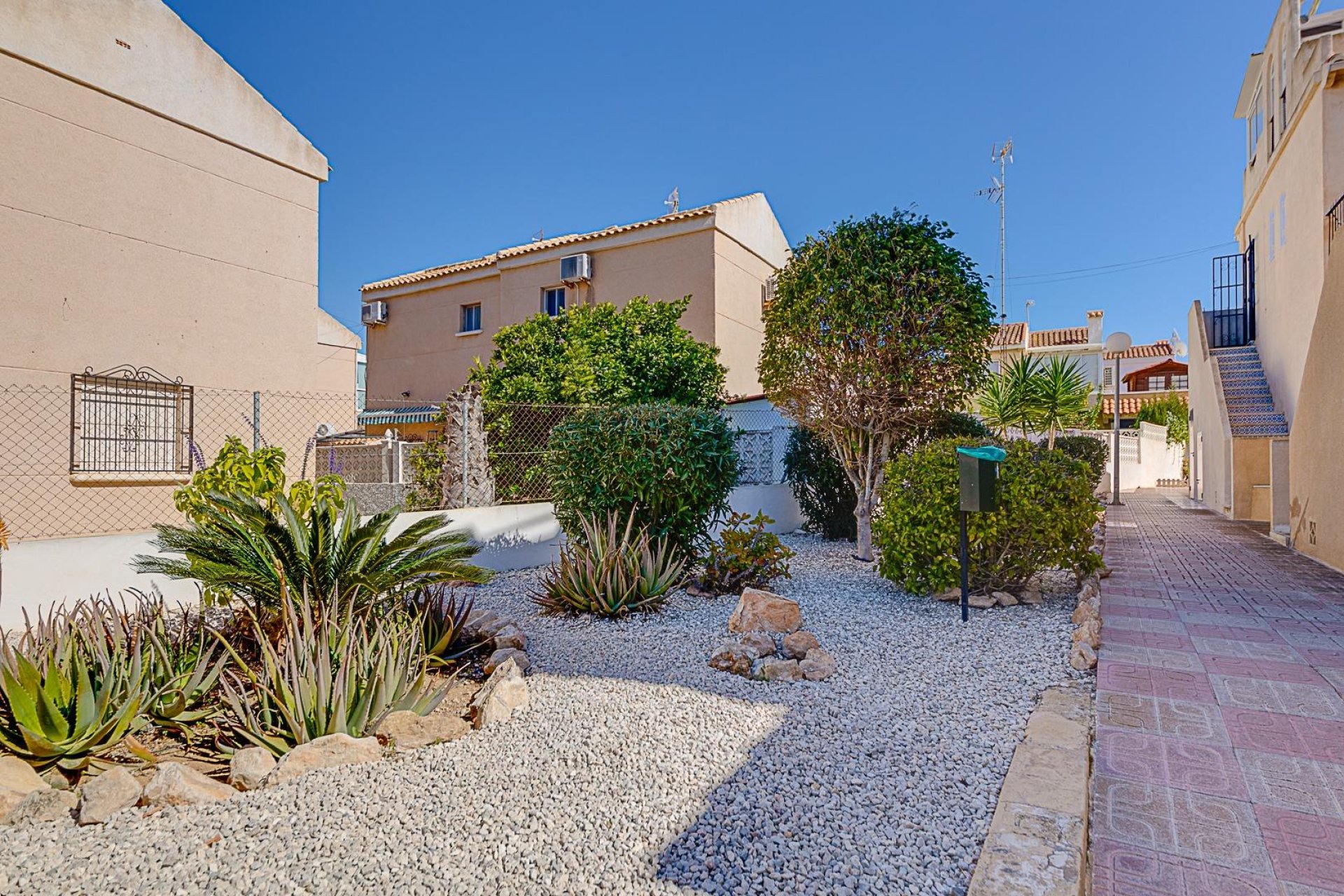 Resale - Bungalow -
Torrevieja - La Siesta - El Salado - Torreta