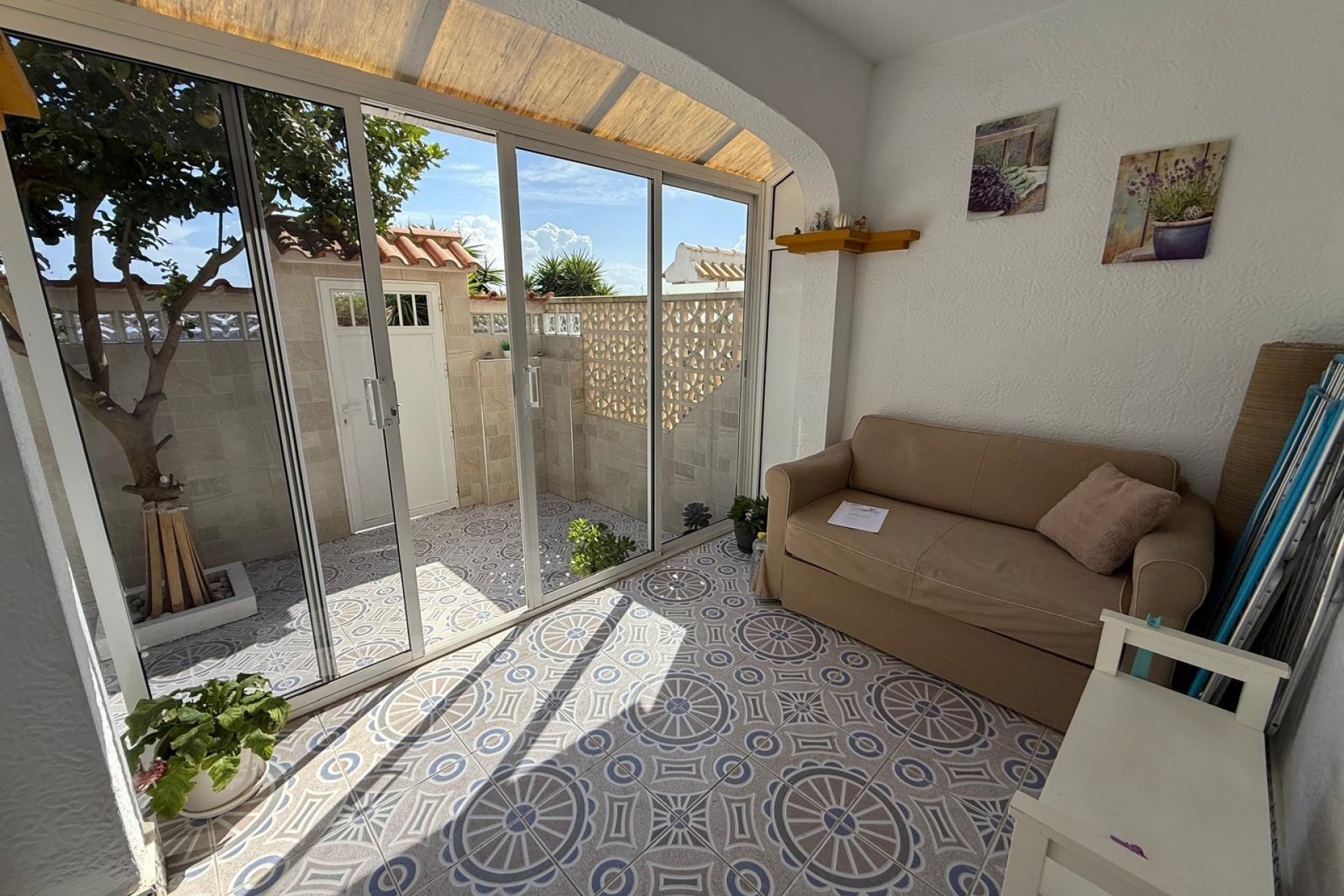 Resale - Bungalow -
Torrevieja - La Siesta - El Salado - Torreta