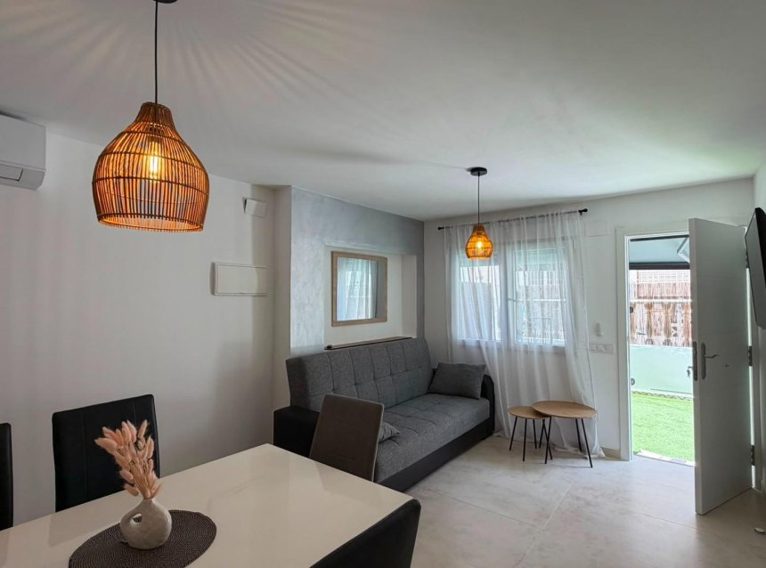 Resale - Bungalow -
Torrevieja - La Veleta