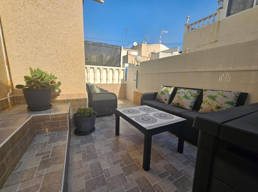 Resale - Bungalow -
Torrevieja - Lago Jardin