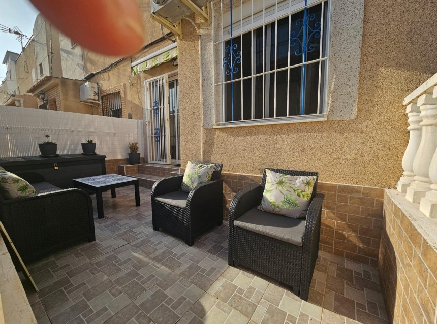 Resale - Bungalow -
Torrevieja - Lago Jardin