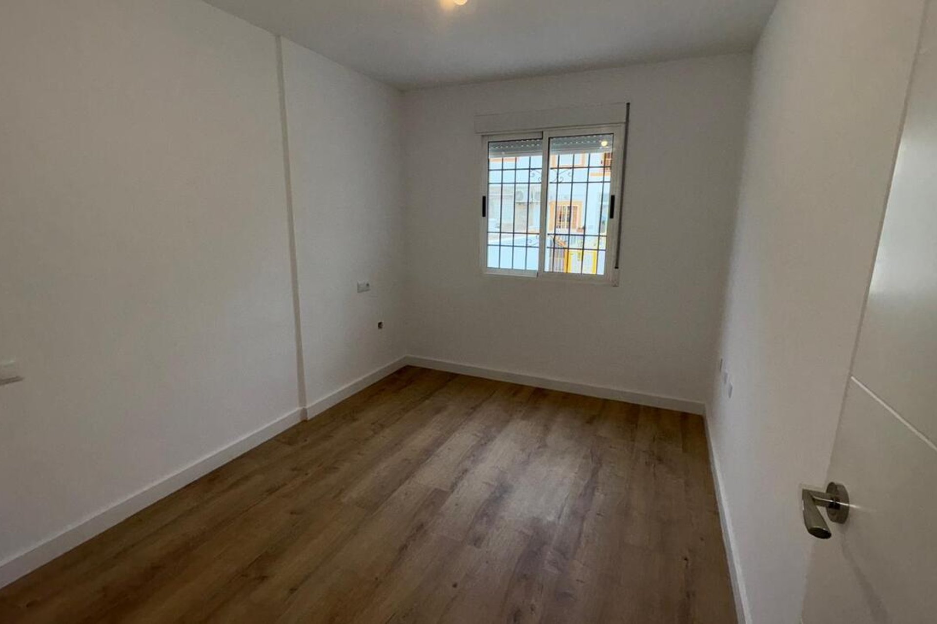Resale - Bungalow -
Torrevieja - Parque de las Naciones