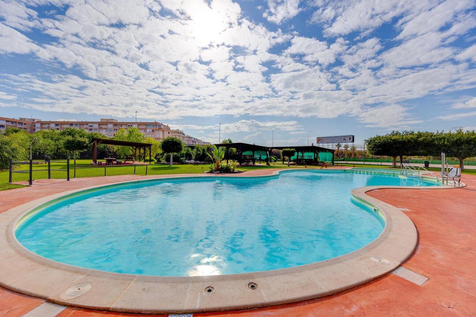 Resale - Bungalow -
Torrevieja - Parque de las Naciones