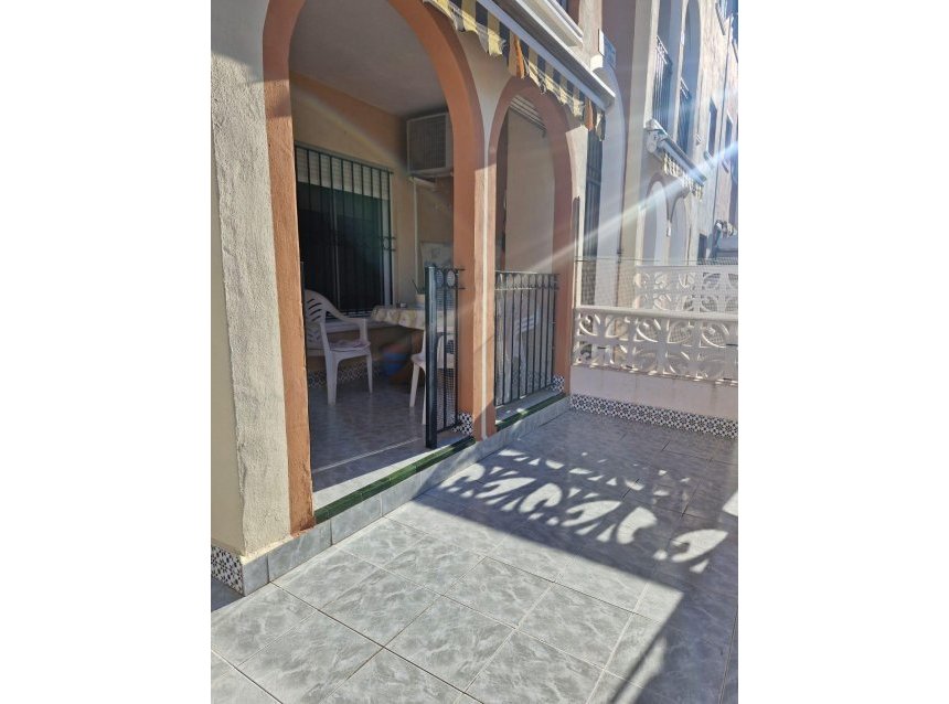 Resale - Bungalow -
Torrevieja - Playa De Los Naufragos