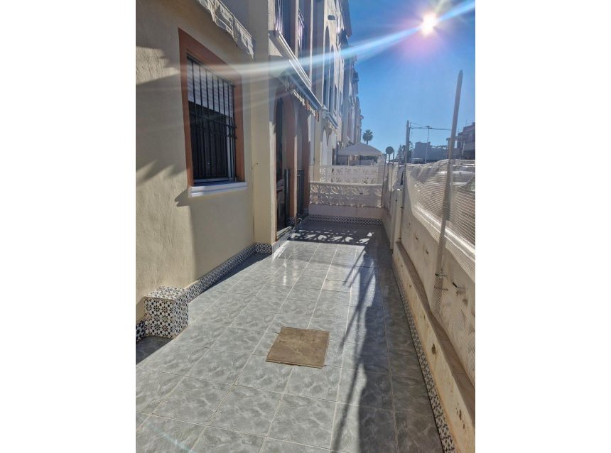 Resale - Bungalow -
Torrevieja - Playa De Los Naufragos