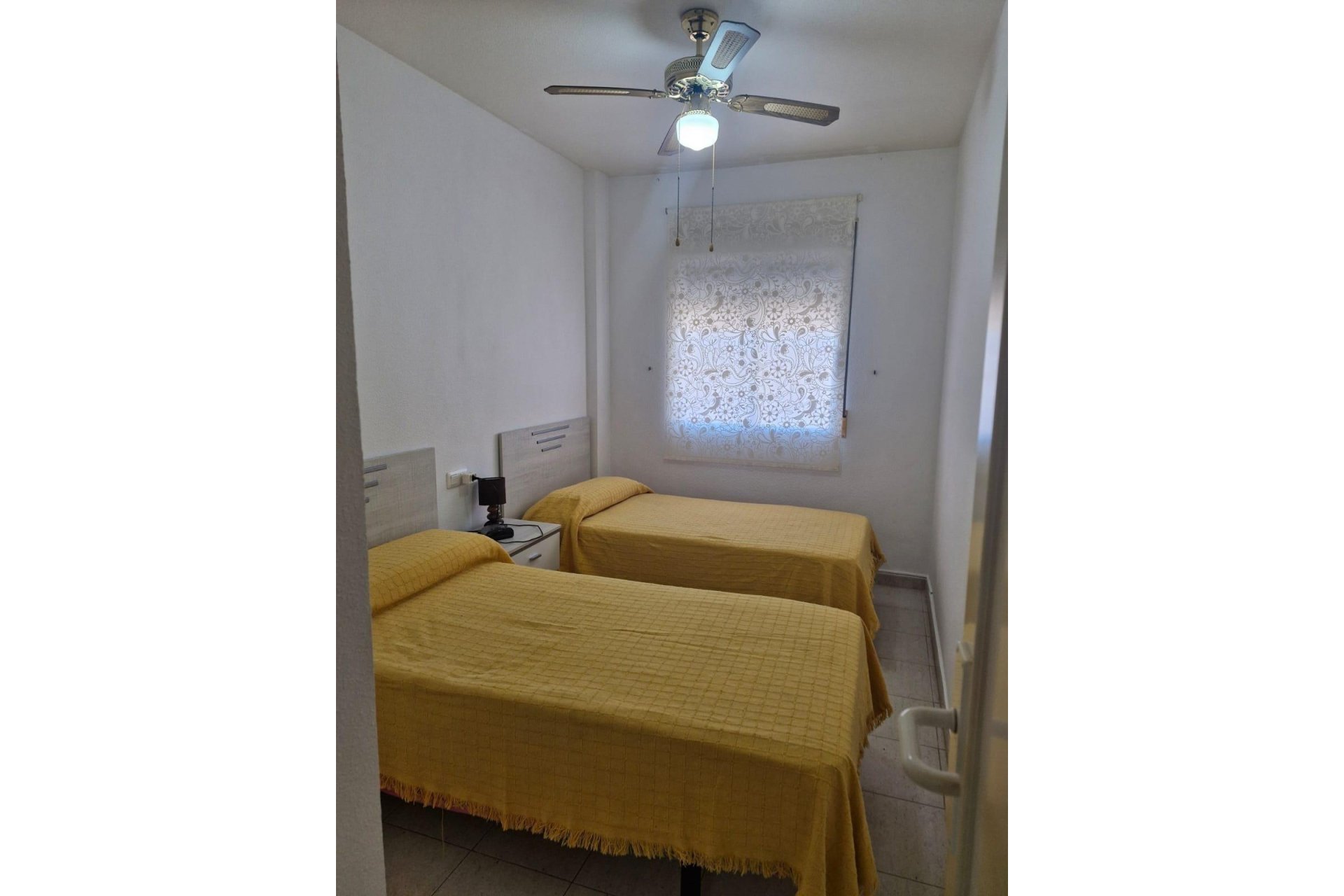 Resale - Bungalow -
Torrevieja - Playa De Los Naufragos
