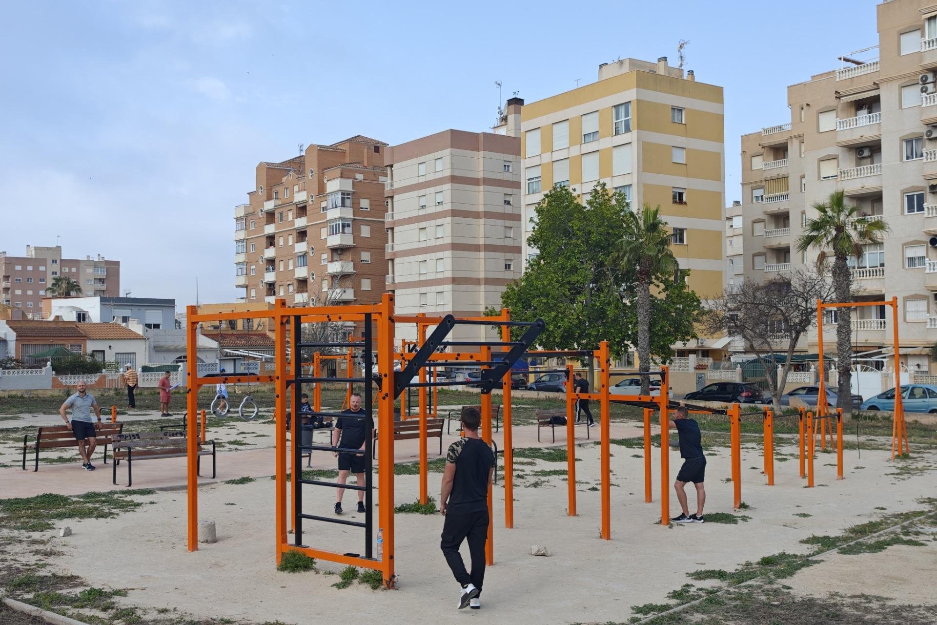 Resale - Bungalow -
Torrevieja - Playa del Cura