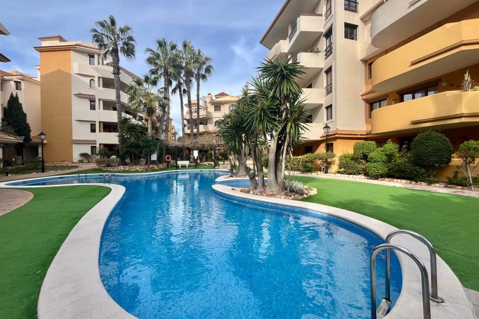 Resale - Bungalow -
Torrevieja - Punta Prima