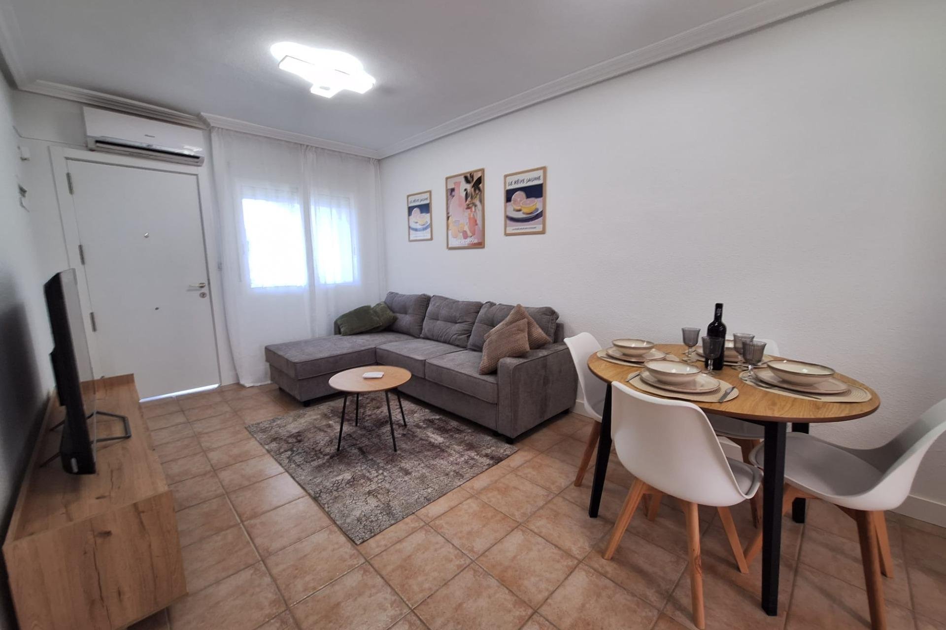 Resale - Bungalow -
Torrevieja - Sector 25