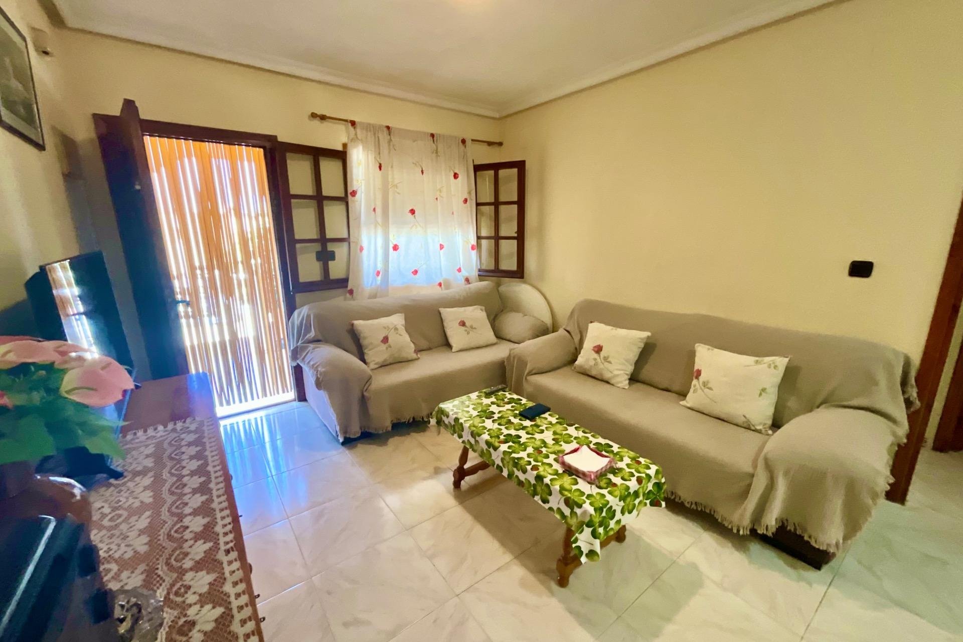 Resale - Bungalow -
Torrevieja - Torreblanca