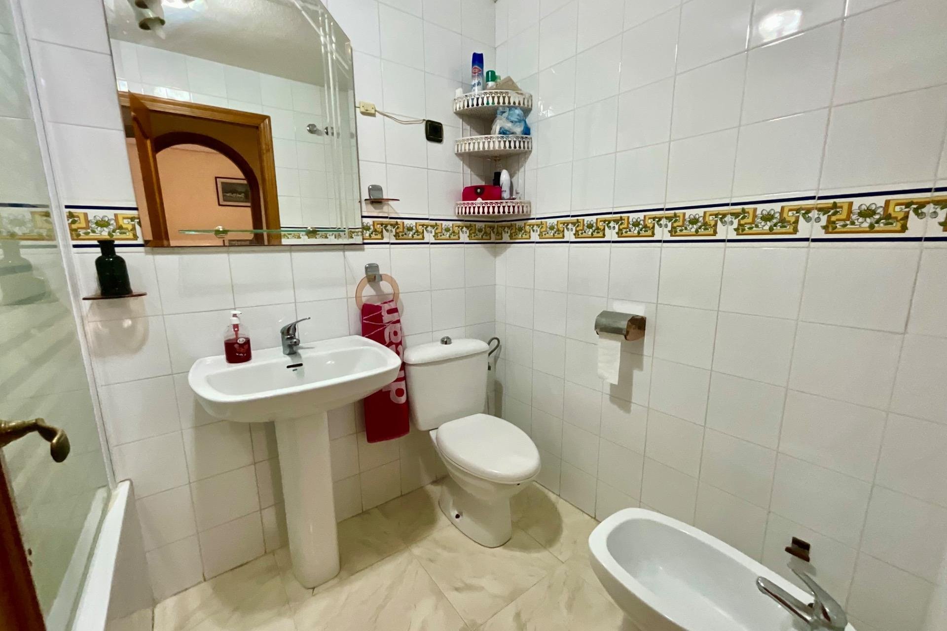 Resale - Bungalow -
Torrevieja - Torreblanca