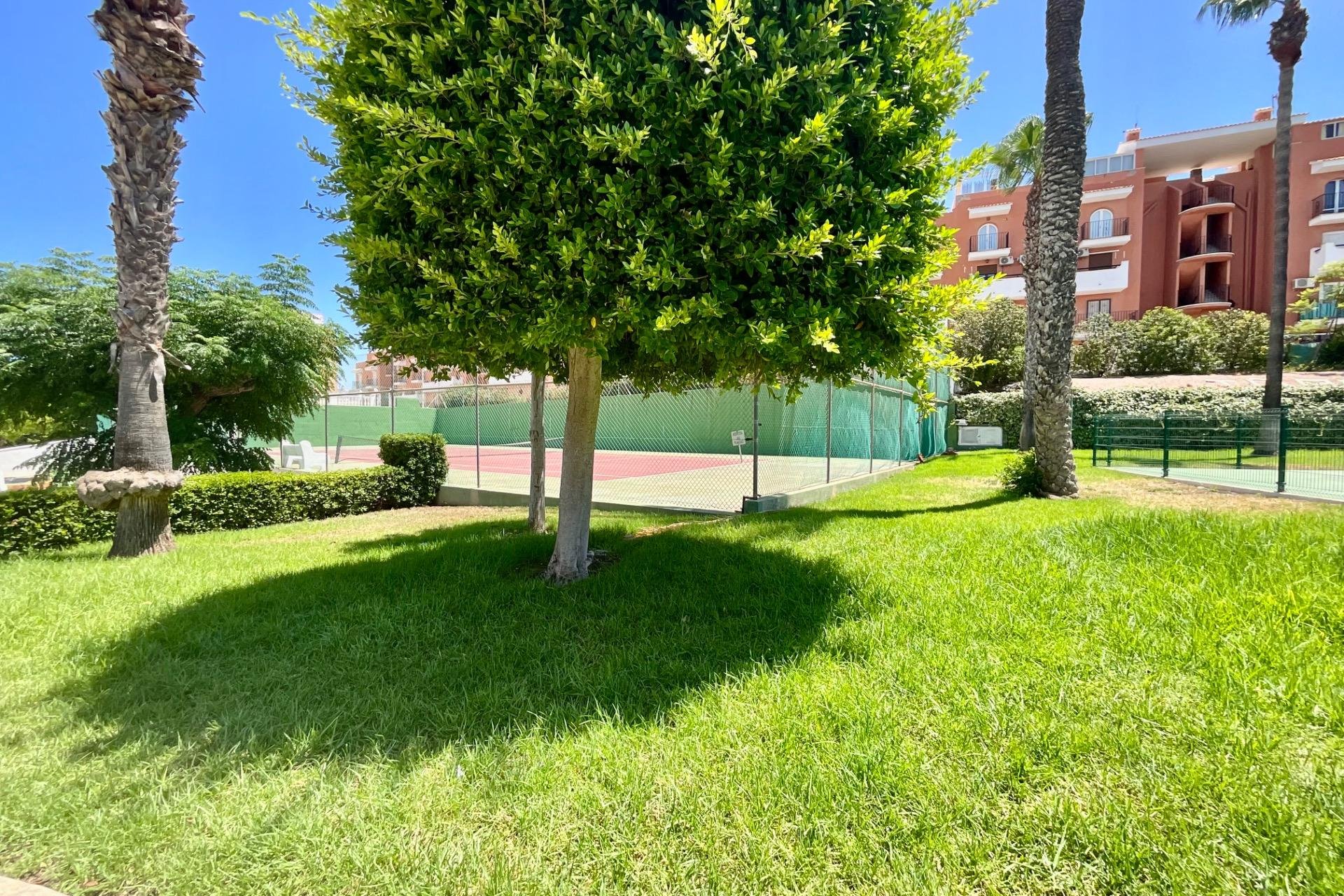 Resale - Bungalow -
Torrevieja - Torreblanca