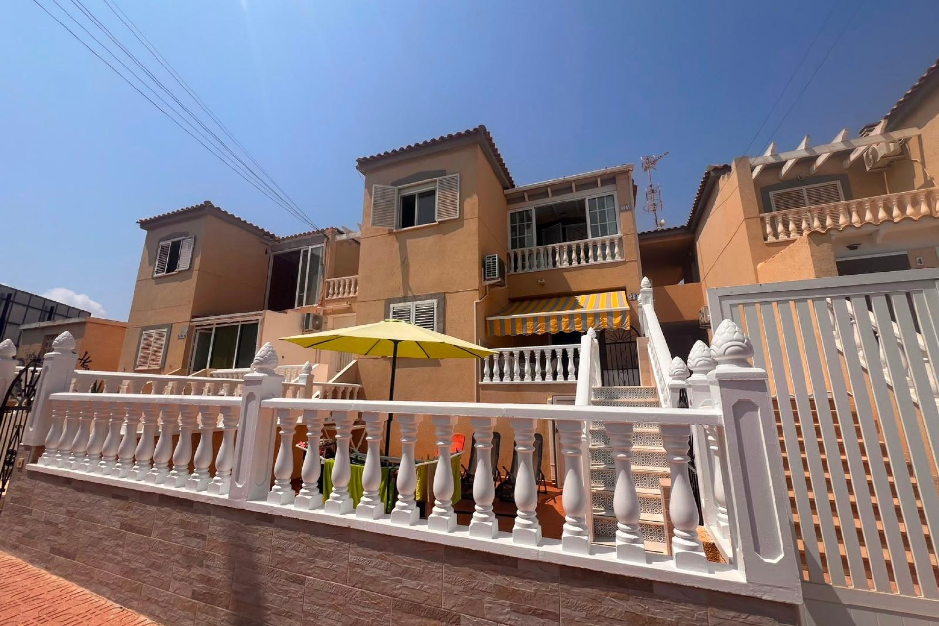 Resale - Bungalow -
Torrevieja - Torrejón
