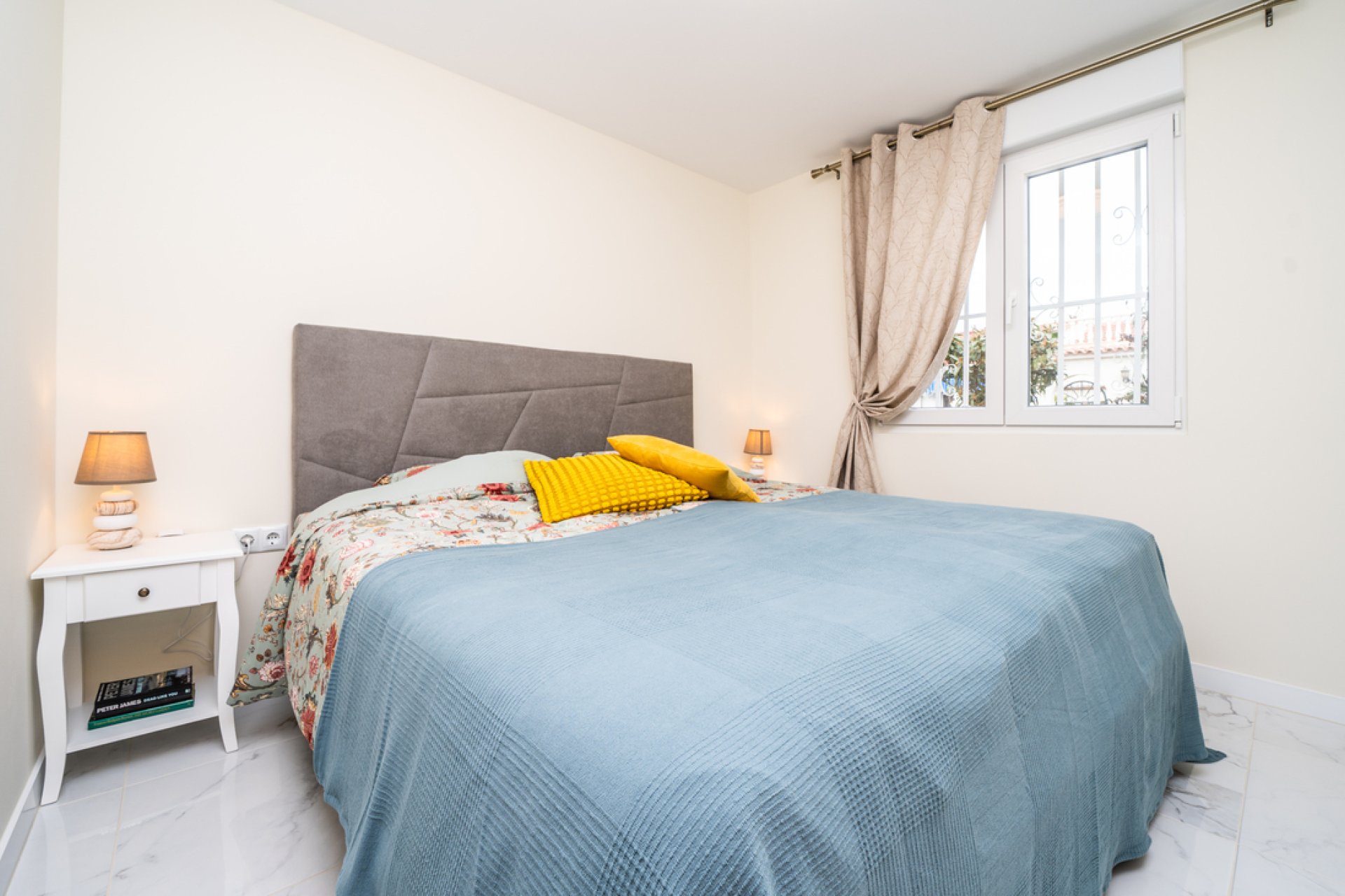 Resale - Bungalow -
Torrevieja - Torreta