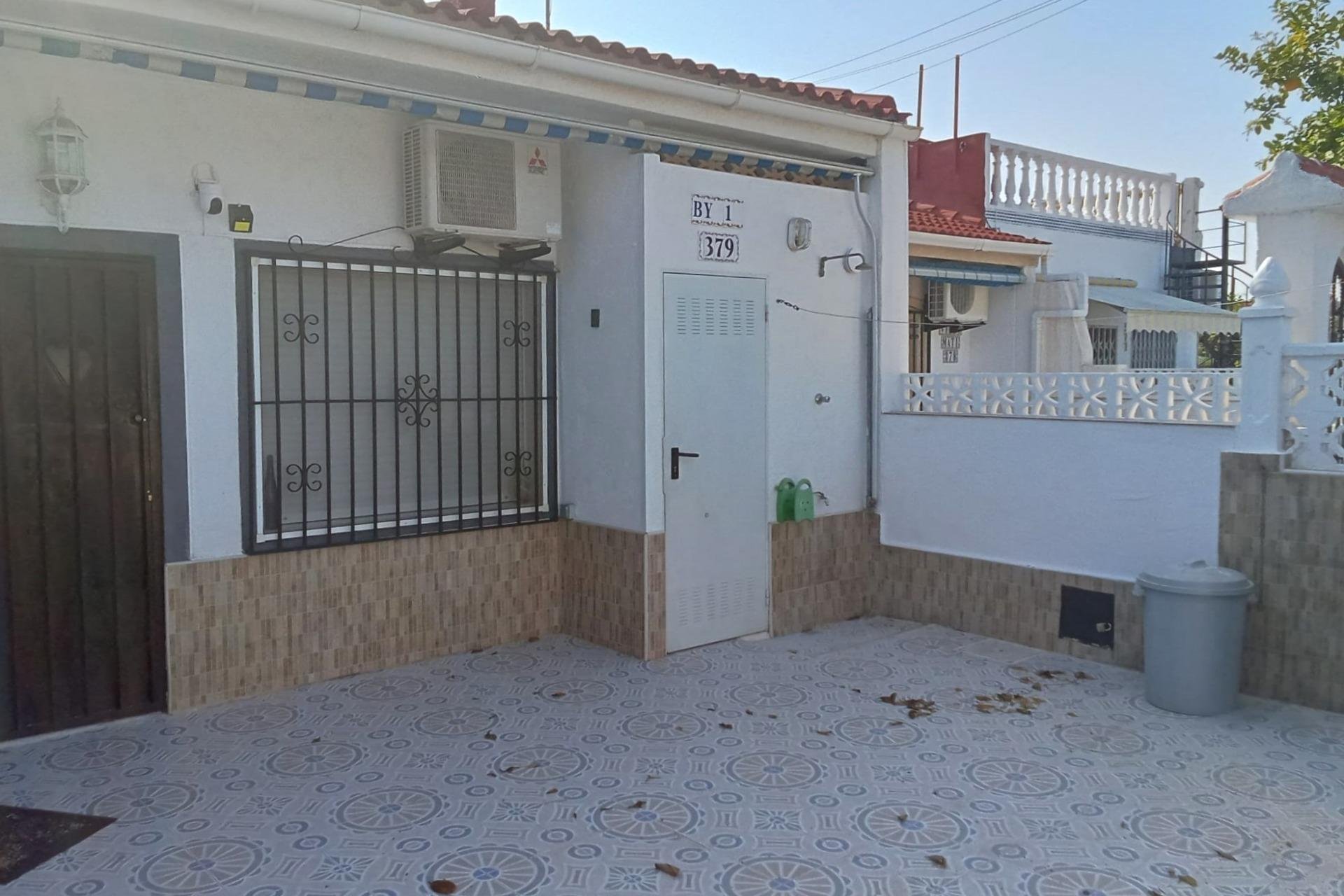 Resale - Bungalow -
Torrevieja - Torretas