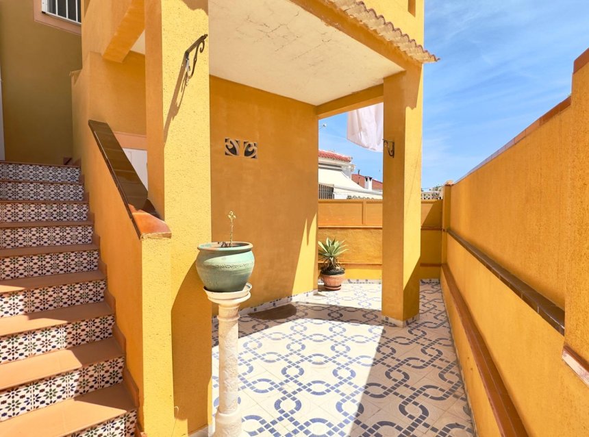 Resale - Bungalow -
Torrevieja - Torretas