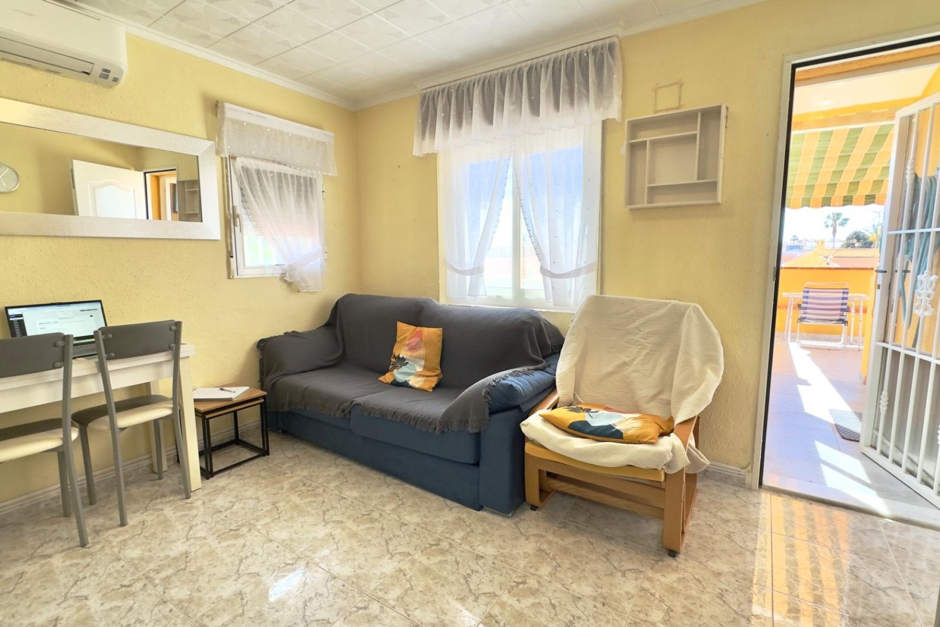 Resale - Bungalow -
Torrevieja - Torretas