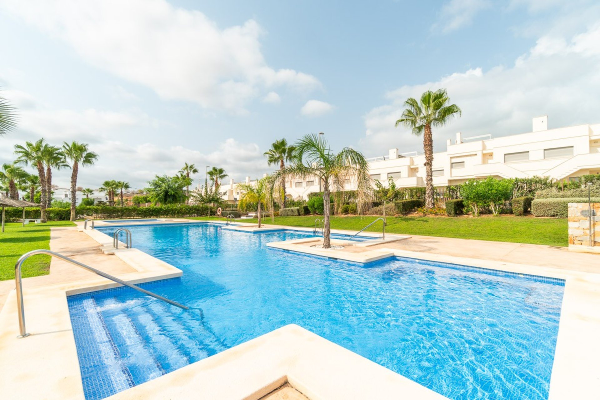 Resale - Bungalow -
Vistabella Golf Entre Naranjos - Inland