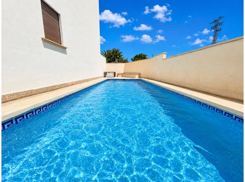 Resale - Duplex -
Daya Nueva - Costa Blanca