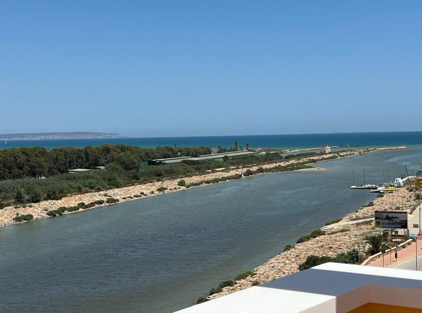 Resale - Penthouse -
Guardamar del Segura - Puerto Deportivo