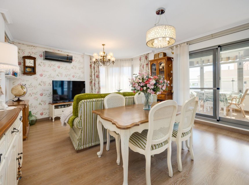 Resale - Penthouse -
Torrevieja - Centro