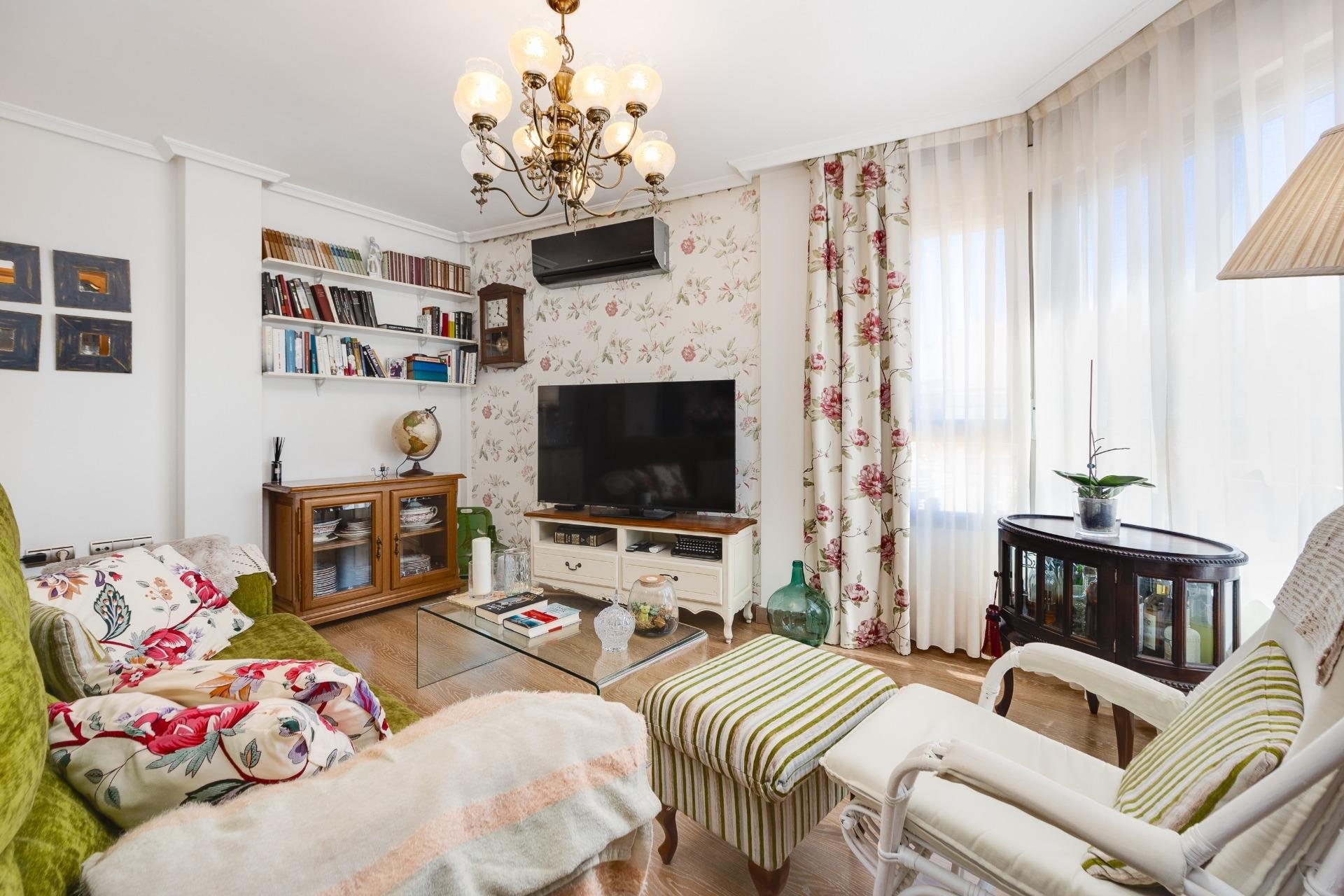 Resale - Penthouse -
Torrevieja - Centro