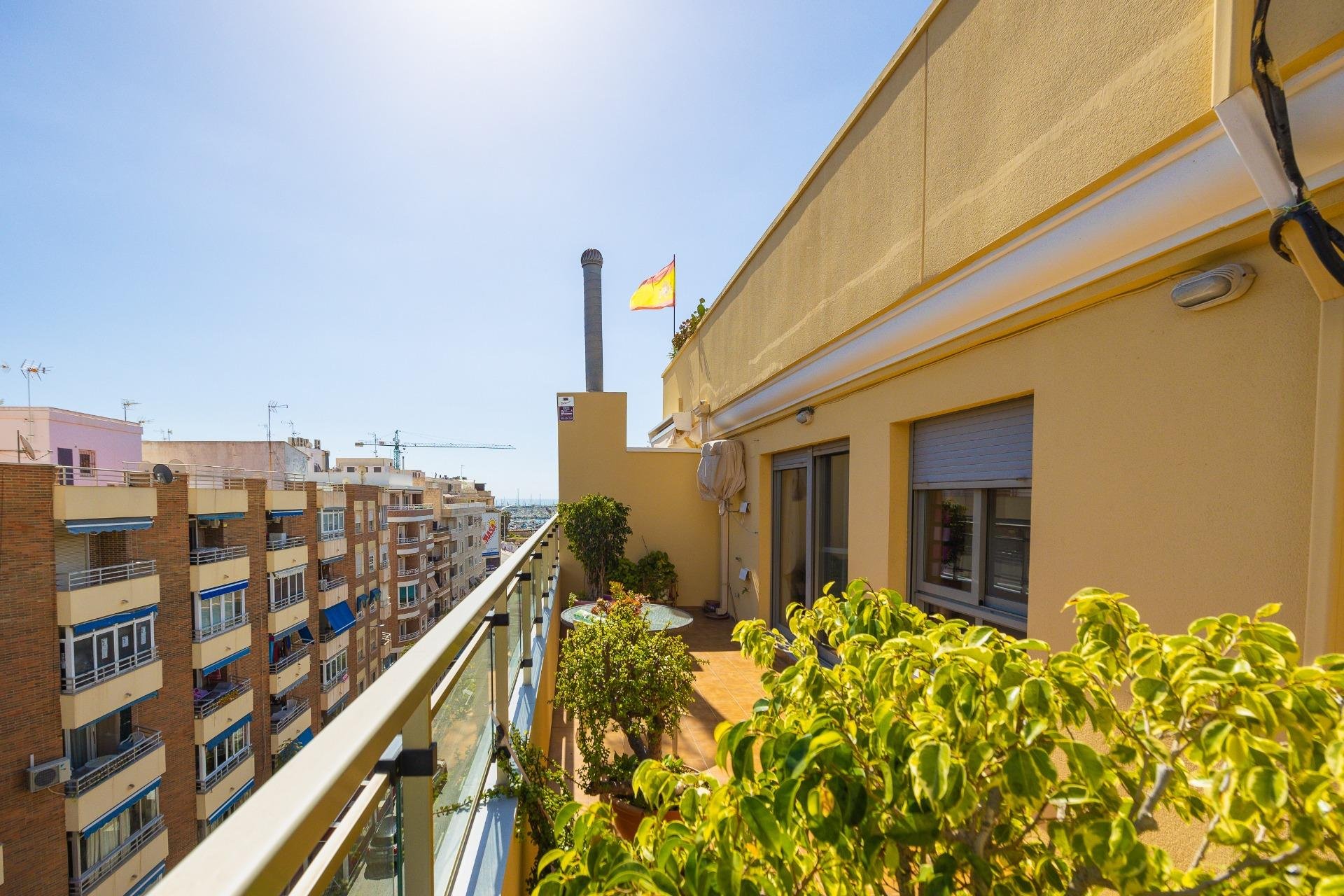 Resale - Penthouse -
Torrevieja - Centro
