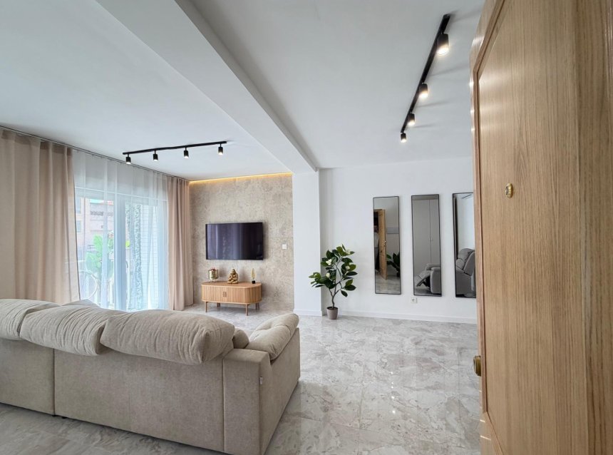 Resale - Penthouse -
Torrevieja - Estacion De Autobuses