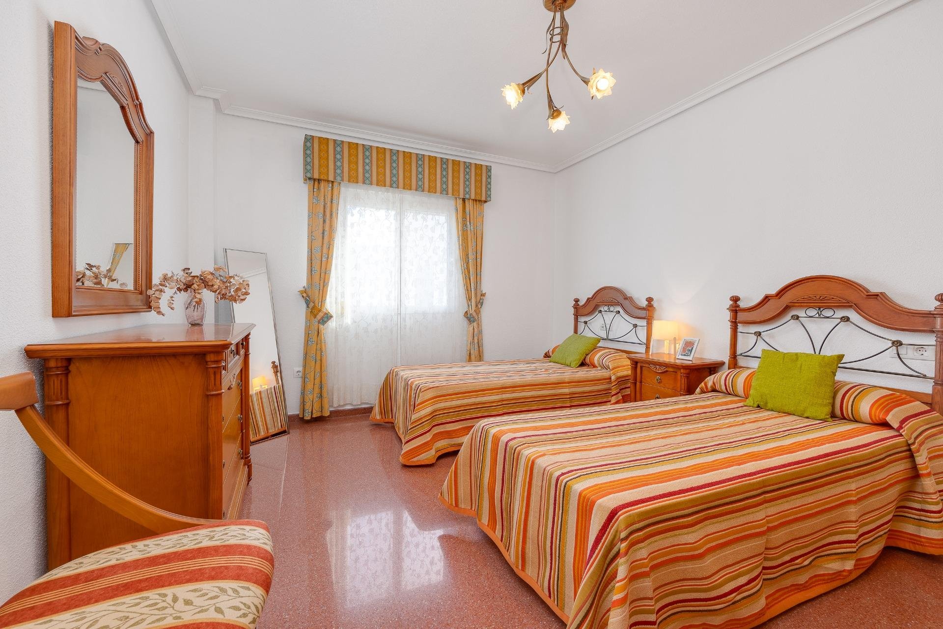 Resale - Penthouse -
Torrevieja - Paseo Maritimo