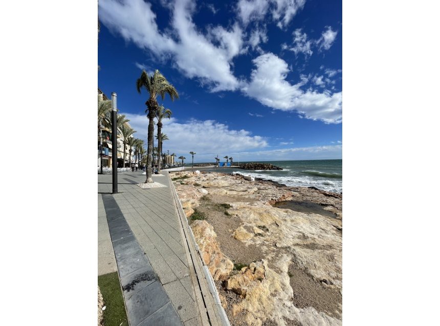 Resale - Penthouse -
Torrevieja - Playa de cura