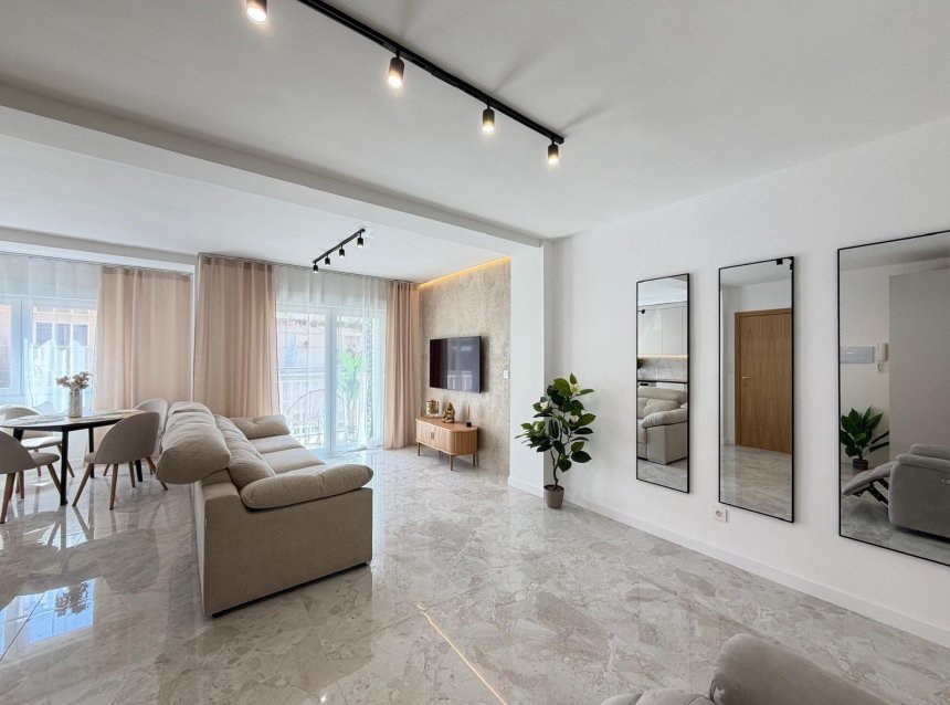 Resale - Penthouse -
Torrevieja - Playa del Cura