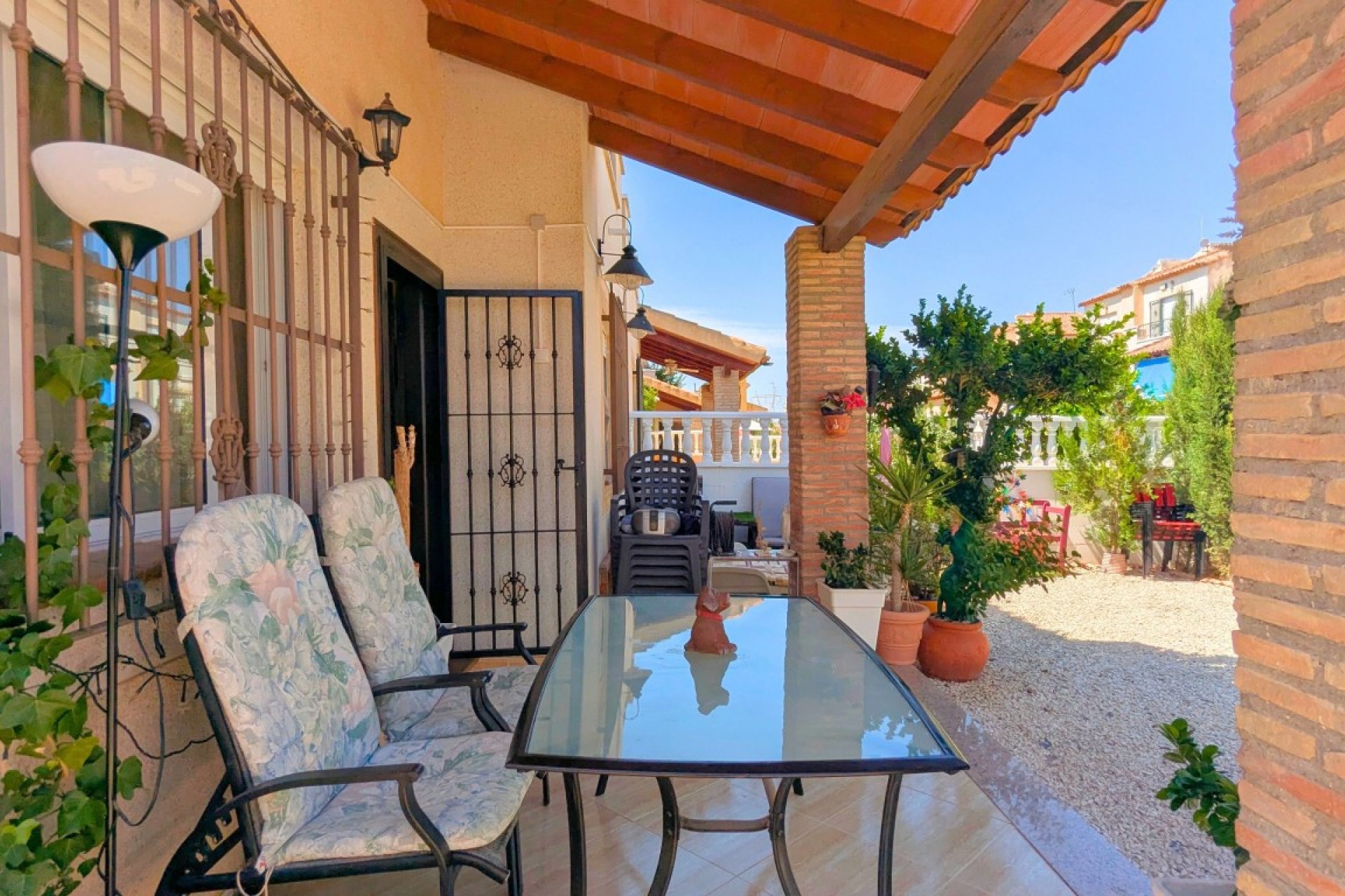 Resale - Quad House -
Lo Crispin - Inland