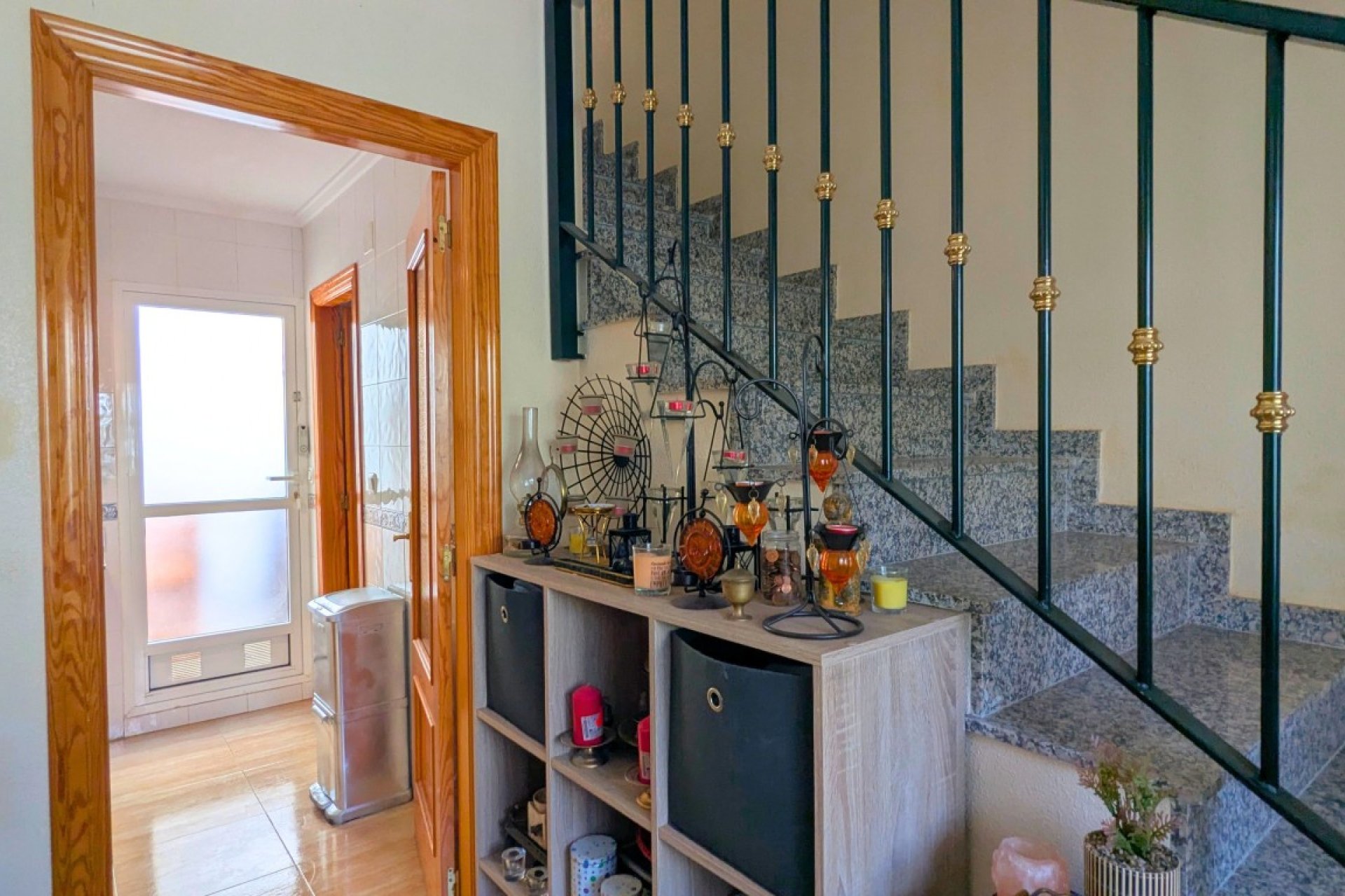 Resale - Quad House -
Lo Crispin - Inland