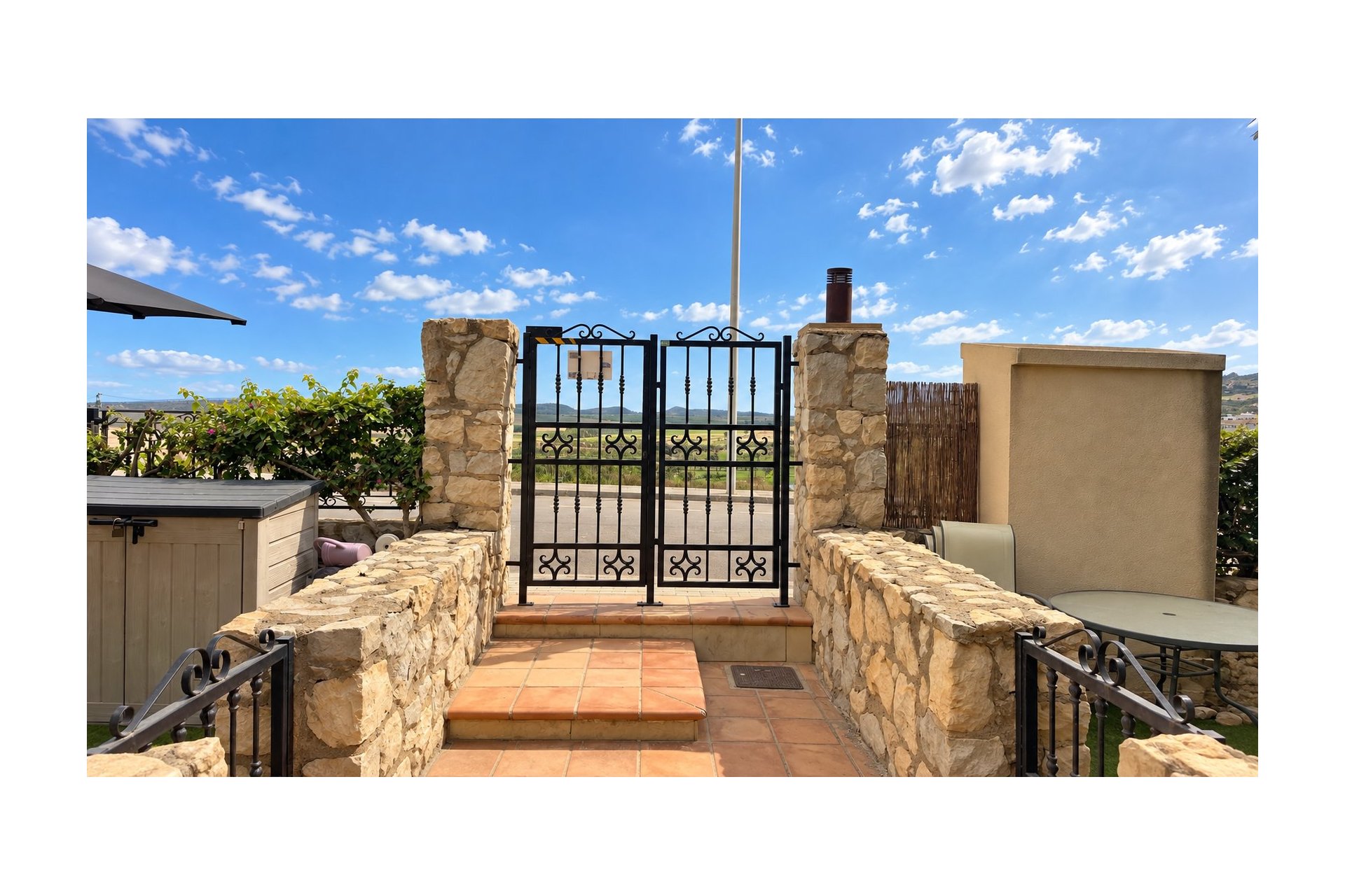 Resale - Town House -
La Finca Golf Resort - Inland