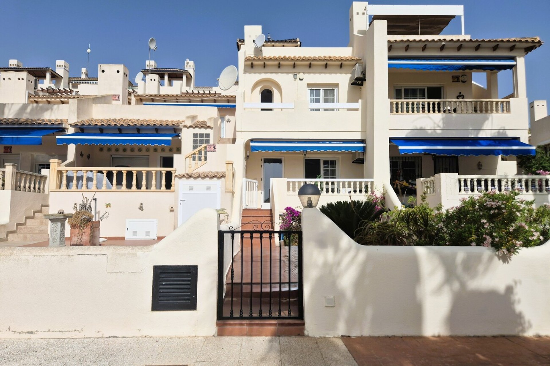 Resale - Town House -
Las Ramblas Golf - Inland