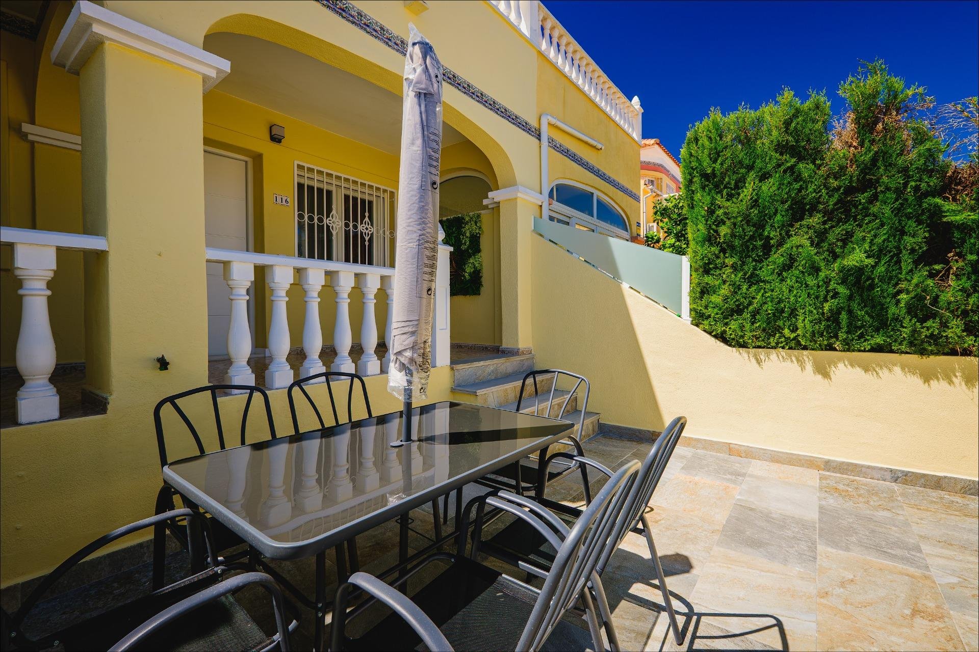 Resale - Town House -
Orihuela Costa - Las Filipinas