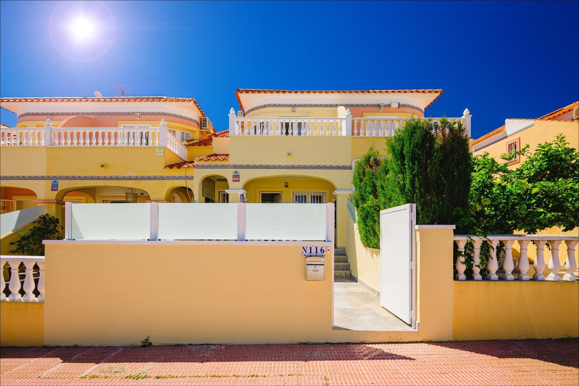 Resale - Town House -
Orihuela Costa - Las Filipinas